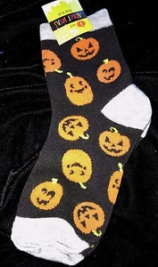 2 PAIR NEW NWT HALLOWEEN SOCKS WOMENS size 9-11 PUMPKINS SKULL SPIDERS CUTE@ 10 - Picture 1 of 1