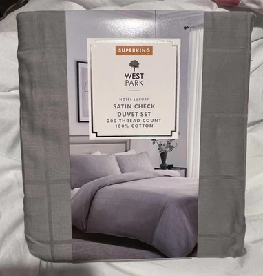 WEST PARK 100% COTTON SATIN CHECK 200 THREAD COUNT SUPERKING SIZE DUVET SET - Image 1 of 2