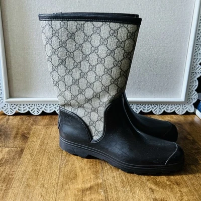 Auténticas botas de lluvia Gucci marrón GG Ellington forradas de piel de goma 39 Foto 1 de 4