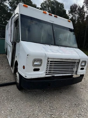 Freightliner MT45 2007 OEM puerta corredera delantera derecha  Foto 1 de 4