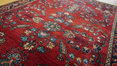 Antigua alfombra oriental floral roja de lana anudada a mano Saroukk de 1900 3'3" x 5' Foto 1 de 4