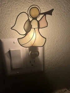 (#813). Angel Night light, Opalescent Stained Glass, Wall Plug In - Picture 1 of 4