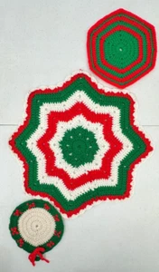 Handcrafted Multicolor Striped Snowflake Table Topper With Potholders Set Of 3 - Picture 1 of 15