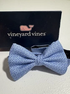 Boys Vineyard Vines Bow Tie - Light Blue Guitar Pattern - New In Box MSRP $45 - Picture 1 of 5