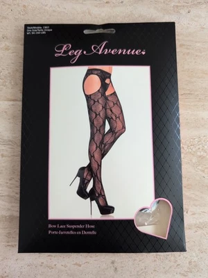 Pantimedias Leg Avenue Fishnet con tirantes de encaje / patrón de mariposa negras #1907 Foto 1 de 2