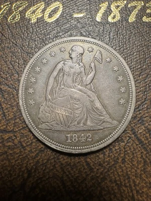 Dólar libertad sentada 1842 $1 - ¡Muy hermoso tono oscuro y golpe agudo! Foto 1 de 2