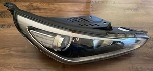 Original Hyundai LED Headlamp Right i30 92102G4020 - Picture 1 of 8