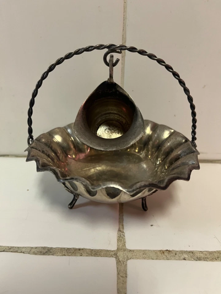 Миниатюрная чаша с кувшином из чистого серебра 800 чистоты - Изображение 1 из 4