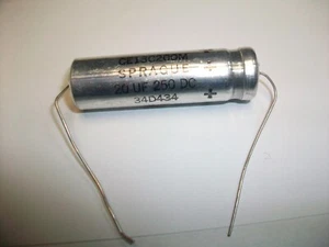 BOX OF 24 SPRAGUE 20 Uf. 250 V. Dc. AXIAL LEAD ELECTROLYTIC CAPACITORS - Picture 1 of 4