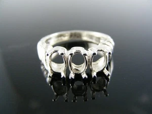 R84 STERLING SILVER RING SETTING, 3 - 6X4 MM OVAL FACETED GEMSTONE, SIZE 7 - Picture 1 of 3