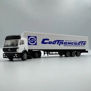 MB-00-001 white truck with semitrailer Sovtransavto, scale 1/87 (HO) - Picture 1 of 6