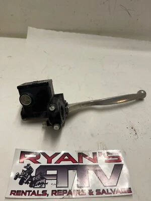 Suzuki Vinson 500 2006 cilindro maestro delantero Foto 1 de 4