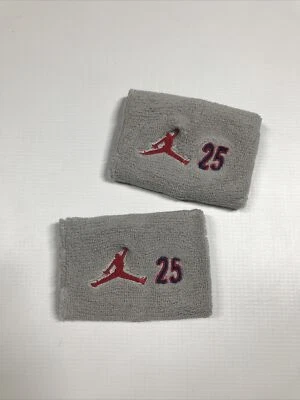 Juego de dos pulseras Air Jordan gris #25 emitidas por el jugador nuevas Foto 1 de 3