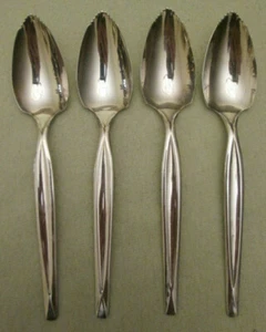 Wm Rogers Nassau Silverplate Grapefruit / Orange Spoons - Qty. 4 - Picture 1 of 9