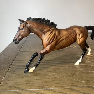Breyer horse cigar bay famous racehorse Thoroughbred #476 - Picture 1 of 8