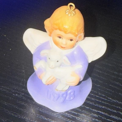 Ornamento de sino de anjo Goebel Hummel 1998 cordeiro roxo - Imagem 1 de 3