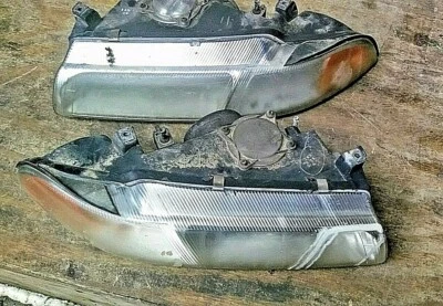 Plymouth Breeze Pair Left & Right Headlight Assembly 97-2000 - Image 1 of 4
