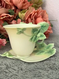 Franz Porcelain Cup & Saucer Set–FZ00163-Mint Condition-New in Box–Perfect Gift - Picture 1 of 9