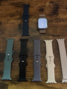 Apple Watch Stainless Steel Gold Series 7 45mm OEM Milanese Loop And Navy Band - Photo 1 sur 3