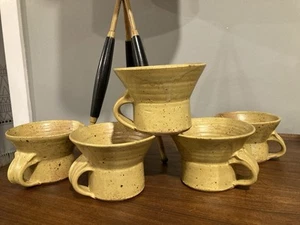 Juego de 5 tazas de café artesanales esmaltadas tonos tierra amarillos cerámica arte estudio - Imagen 1 de 11