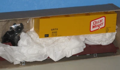 Branchline HO 36' Reefer Car Kit, Oscar Mayer, #5330 - Image 1 of 2