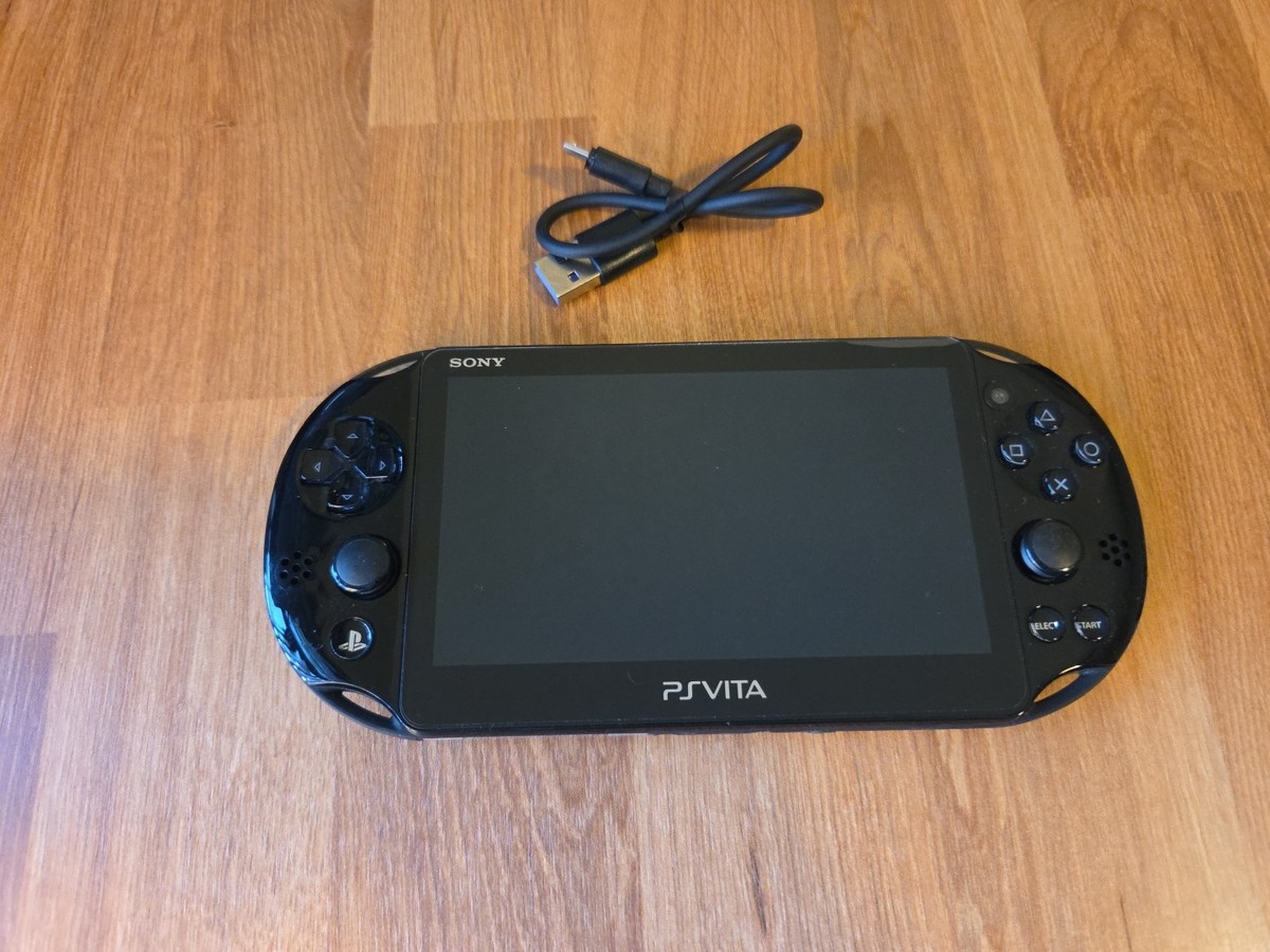 美品SONY PlayStationVITA PCHJ＋32GB 美品SONY PlayStationVITA PCHJ＋32GB Sony PS Vita Limited Edition