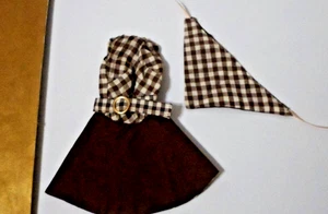 VESTIDO DE COLECCIÓN MARRÓN A CUADROS CON CINTURÓN Y BUFANDA A JUEGO ROPA CLON BARBIE CASERO - Imagen 1 de 3