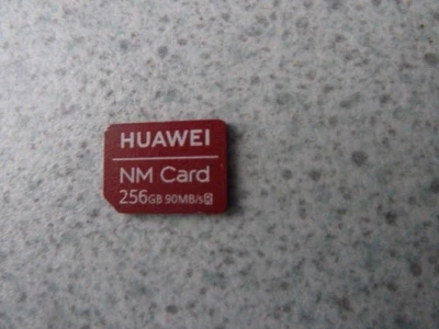 CARTE MEMOIRE ORIGINALE HUAWEI 256 GO         vitesse : 90MO/s  parfait état - Image 1 of 3