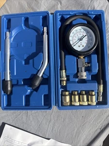 Engine Cylinder Compression Gauge Tester Kit Gas Engine Diagnostic Testing Tool. - Foto 1 di 7