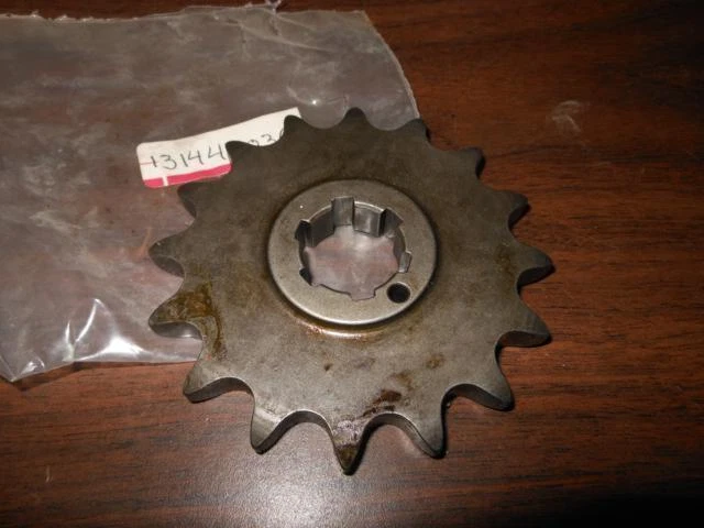 Piñón 16T opcional nuevo en stock compatible con: Kawasaki H1 H2 KH500 S3 A1SS A7SS 13144-036 Foto 1 de 1