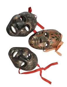 Máscaras decorativas vintage de latón macizo (3), hechas en la India arte de pared  - Imagen 1 de 6
