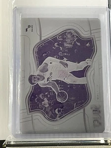 2023-24 National Treasures - Lauri Markkanen - Magenta Plate 1/1 - 19038 - Picture 1 of 2
