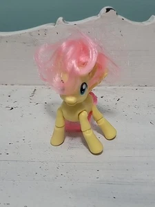 My Little Pony 2015 posable Fluttershy articulado - Imagen 1 de 8