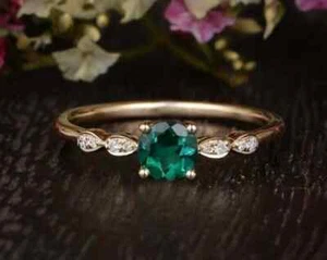 Art Deco runder Smaragd Lab Created Diamant Verlobungsring 14K Gelbgold FN - Bild 1 von 8