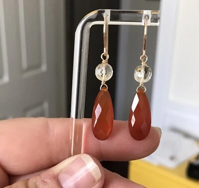 Pendientes Calcedonia Roja Natural Naranja Briolette Hechos a Mano Cuelgan Rellenos de Oro 14K Foto 1 de 4