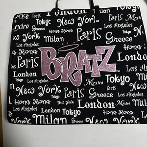Sacoche de transport voyage pour poupée BRATZ 2003 World Tour avec 3 pages vêtements. 14x12x4 - Photo 1 sur 5