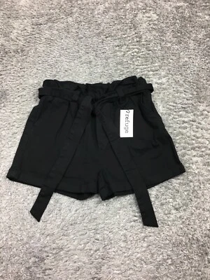 Pantalones cortos chinos Refuge para mujer talla grande negros de algodón con cinturón Foto 1 de 4