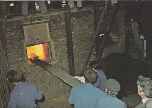 AK Ansichtskarte 10x15cm Postkarte VILLEDIEU LES POELES Zinn in den Ofen stellen - Bild 1 von 1