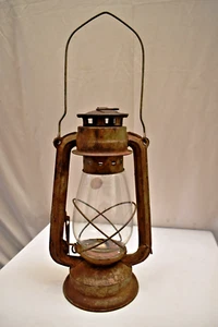 Vintage SUN Hurricane Kerosene Lantern Rusted Patina Oil Lamp India 18" Tall - Picture 1 of 15