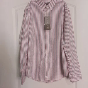 Highland Duds Mens Red, Blue Striped Button Down Shirt. New. Sz. M - Picture 1 of 5