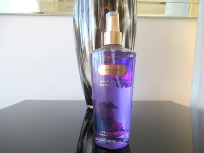 VICTORIA'S SECRET ~ LOVE SPELL de Victoria Secret 8,4 OZ Fragancia Bruma Mujeres Foto 1 de 4