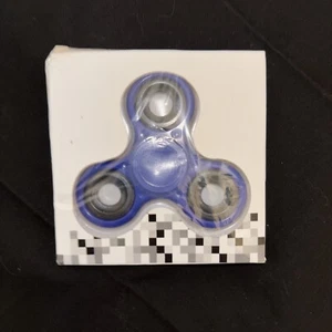 Tri Fidget Spinner blaue Farbe Metall Handschmeichler Spinner - NEU - Bild 1 von 4