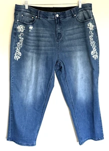 AVENUE - Women’s Floral Embroidered Denim Crop / Capri Pants - Plus Size 20 -NEW - Picture 1 of 13