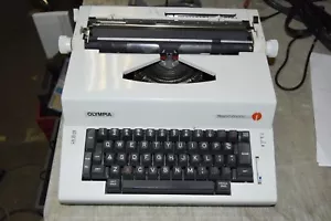 Vintage! Macchina da scrivere elettrica Olympia Report Olympia Inc. USA **Leggi** - Foto 1 di 7