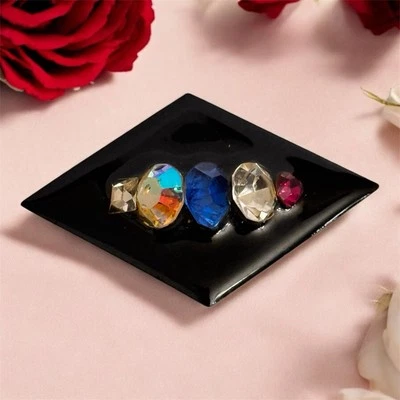 Broche incrustado de diamantes de imitación vintage años 80 2,25 pulgadas acrílico negro - retro Foto 1 de 4