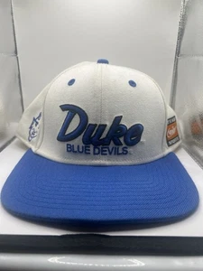 Cappello snapback vintage Nike Team Sports Duke Blue Devils raro logo laterale bianco blu - Foto 1 di 7
