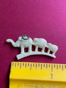 Juguete de colección con dije de celuloide Cracker Jack familia elefante/CJ12 - Imagen 1 de 2