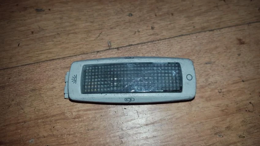 Luz interior trasera Volkswagen Passat 1999 3b0947291, original #89399-48 Foto 1 de 1