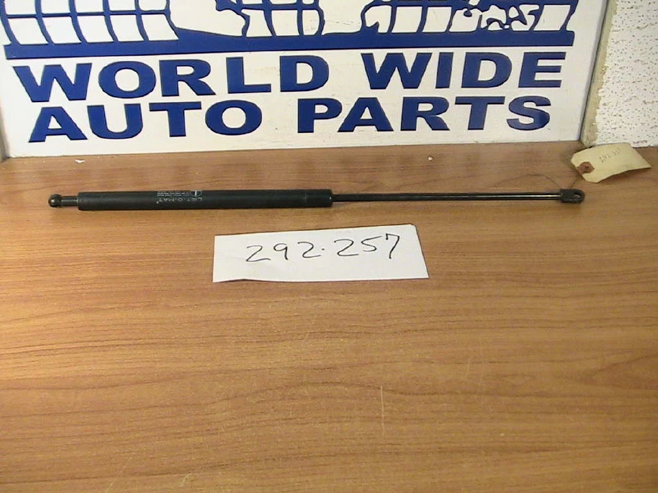 Elevador de escotilla VW Volkswagen Scirocco soporte de gas con alerón SACHS 1981-1987 Foto 1 de 1