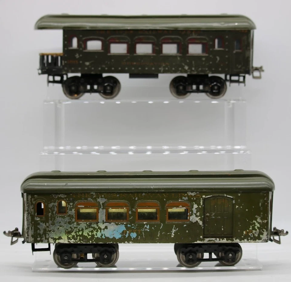Ives Prewar Standard Gauge Tinplate Green 170 Dining Car & 186 Observation Car - Image 1 of 4